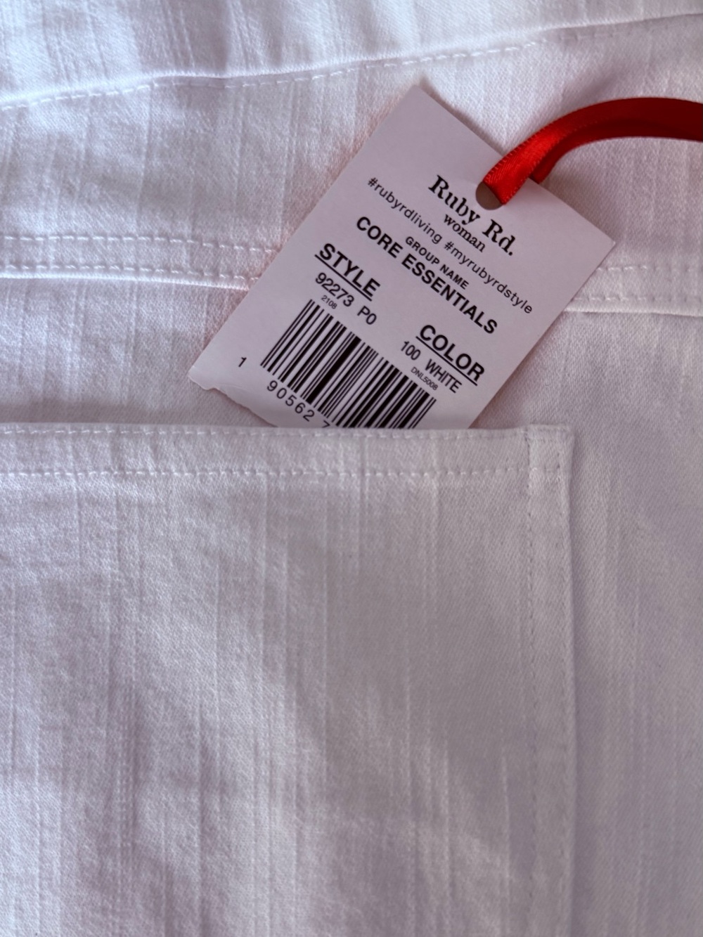 Ruby Rd. White Cropped Ankle Pants - Picture 2 of 4